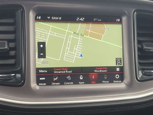 Used 2022 Dodge Challenger R/T w/ Plus Package image 18