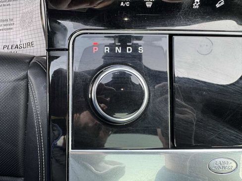 Used 2020 Land Rover Range Rover Velar S image 18