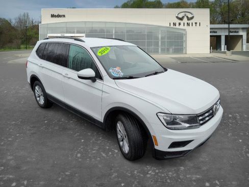 Used 2018 Volkswagen Tiguan SE image 2