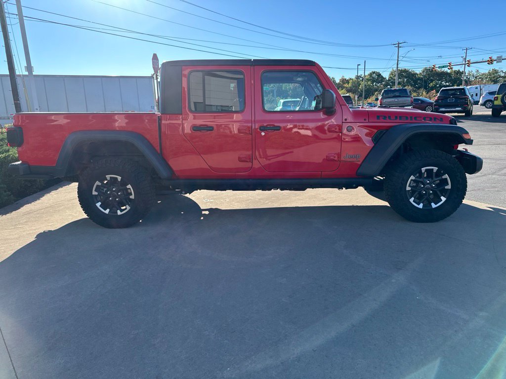 Used 2026 Jeep Gladiator Rubicon AWD/4WD image 4