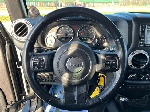 Used 2014 Jeep Wrangler Unlimited Sahara w/ Connectivity Group image 11