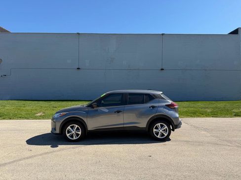Used 2021 Nissan Kicks S FWD image 4