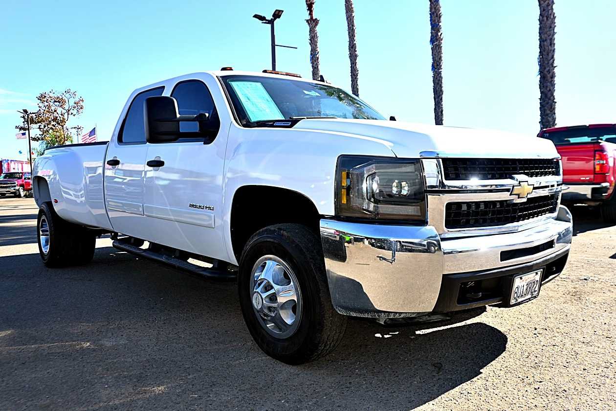Used 2008 Chevrolet Silverado 3500 LT w/ EZ-Lift Tailgate Package RWD image 3