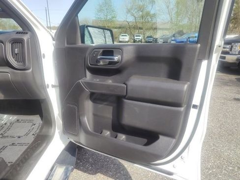 Used 2024 Chevrolet Silverado 1500 Custom image 12