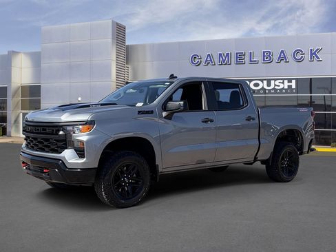 Used 2024 Chevrolet Silverado 1500 Custom Trail Boss w/ LPO, Dark Essentials Package AWD/4WD image 2