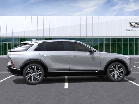 New 2026 Cadillac Lyriq Luxury RWD image 5