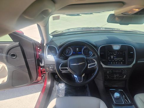Used 2020 Chrysler 300 Touring L w/ Quick Order Package 2EF RWD image 18