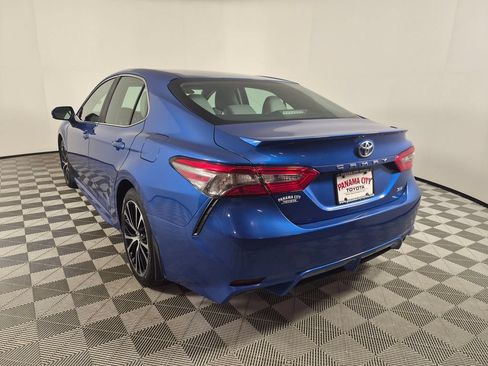 Used 2018 Toyota Camry SE FWD image 5