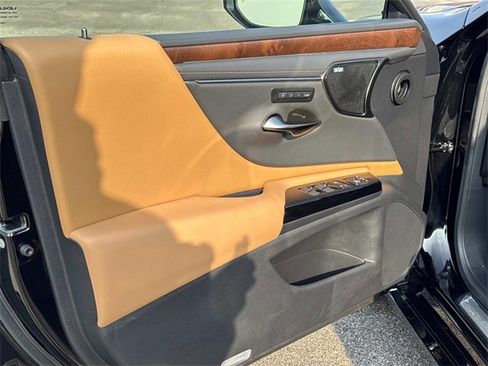 Certified 2025 Lexus ES 350 Luxury image 17