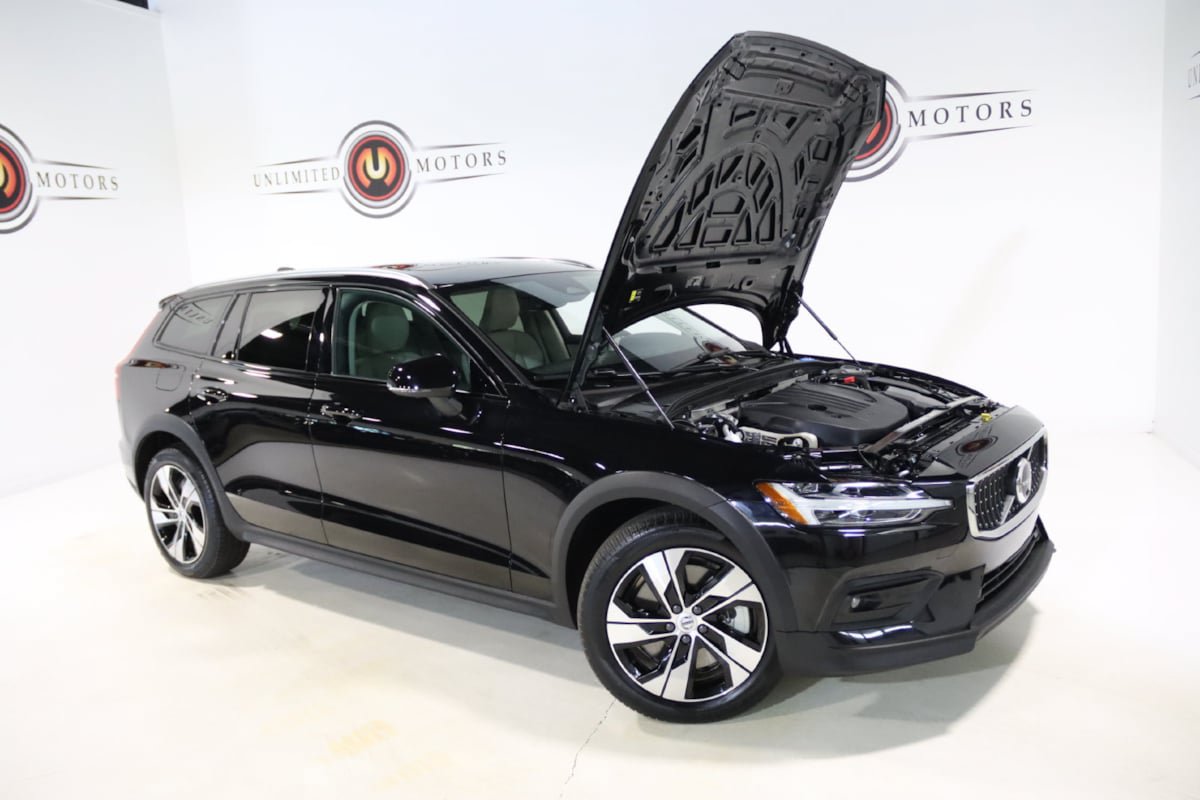 Used 2026 Volvo V60 B5 Cross Country Plus AWD/4WD image 29