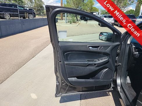 Used 2020 Ford Edge SE image 11