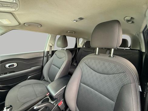 Used 2019 Kia Soul image 32