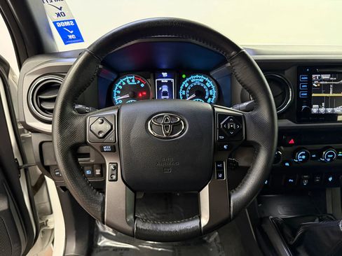Used 2018 Toyota Tacoma TRD Off-Road w/ Technology Package image 35