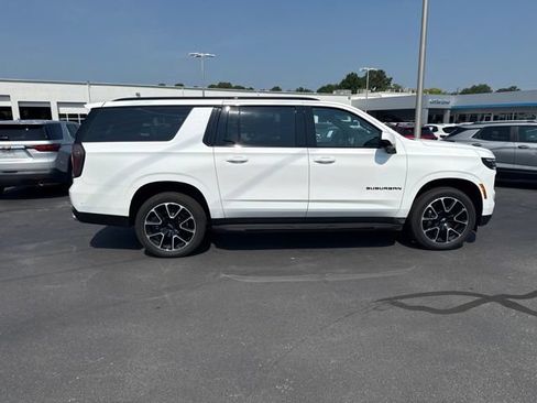 Used 2026 Chevrolet Suburban RST AWD/4WD image 6