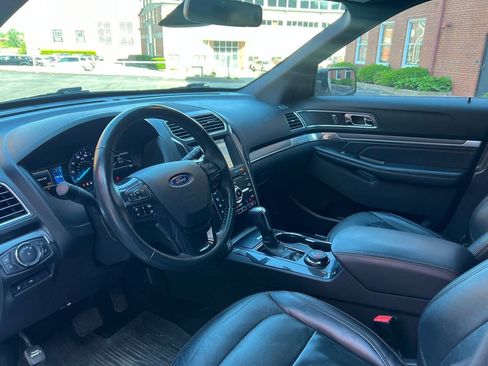 Used 2019 Ford Explorer Sport w/ Equipment Group 401A AWD/4WD image 9