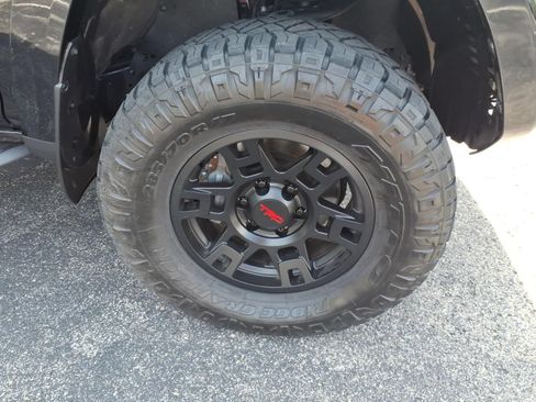 Used 2023 Toyota 4Runner TRD Off-Road Premium w/ Off Road Premium Plus Package AWD/4WD image 12