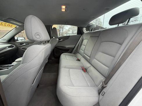 Used 2022 Chevrolet Malibu LT FWD image 16