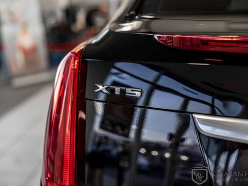 Used 2016 Cadillac XTS Luxury image 16