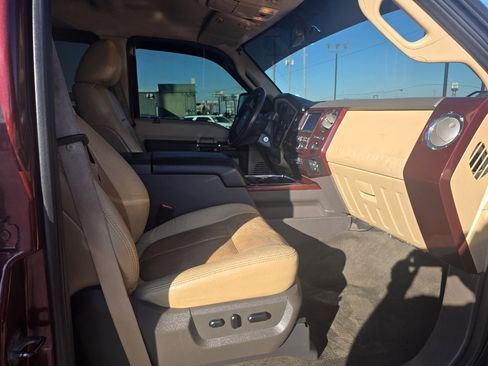 Used 2011 Ford F250 Lariat w/ Lariat Interior Pkg image 17