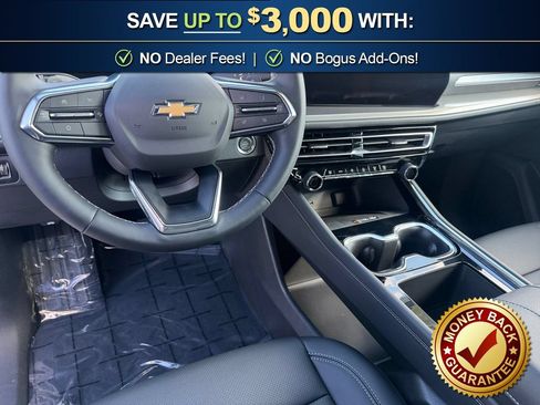 Used 2026 Chevrolet Traverse LT w/ Driver Confidence Package FWD image 17