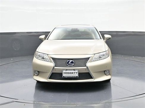Used 2013 Lexus ES 300h image 28