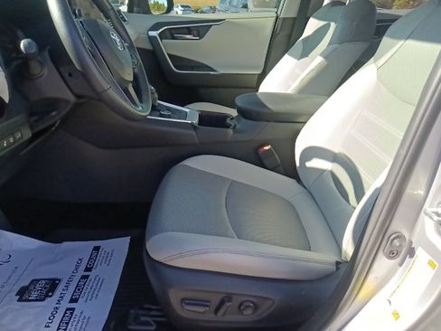Used 2024 Toyota RAV4 Limited image 15