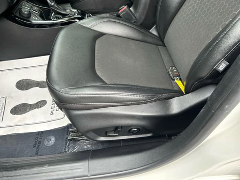 Used 2021 Jeep Compass Latitude image 11