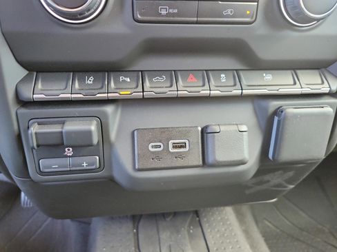 Used 2025 Chevrolet Silverado 2500 Custom w/ Custom Convenience Package image 25