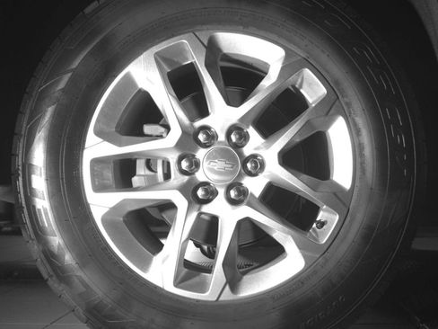 Used 2022 Chevrolet Traverse LS FWD image 12