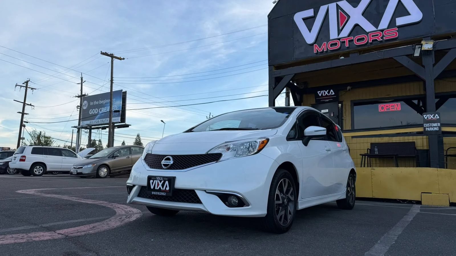 Used 2015 Nissan Versa Note SR FWD image 1
