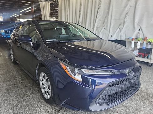 Used 2020 Toyota Corolla LE image 4