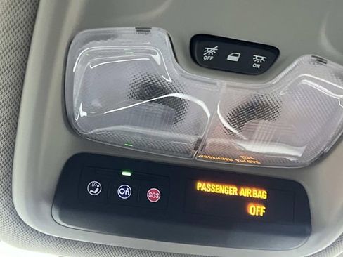 Used 2023 Buick Encore GX Select w/ Sport Touring Package image 31