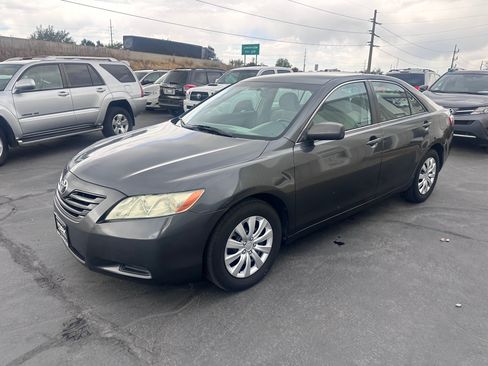 Used 2007 Toyota Camry LE FWD image 2