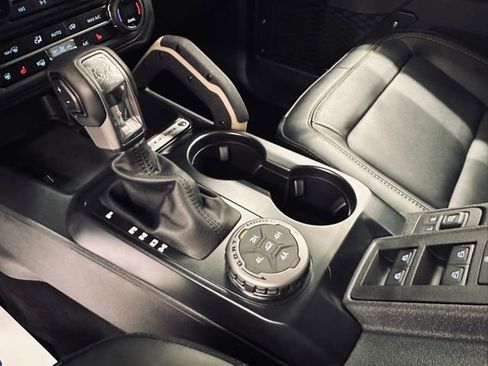 New 2025 Ford Bronco Badlands image 35