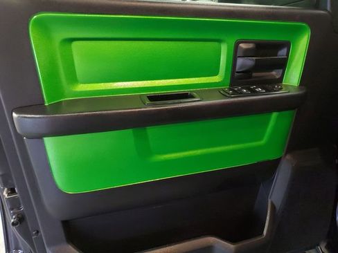 Used 2016 RAM 2500 Tradesman w/ Chrome Appearance Group image 11