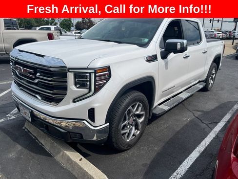 Used 2022 GMC Sierra 1500 SLT w/ SLT Premium Plus Package AWD/4WD image 3