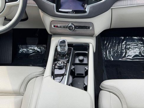 Used 2023 Volvo XC90 T8 Ultimate w/ Lounge Package AWD/4WD image 15