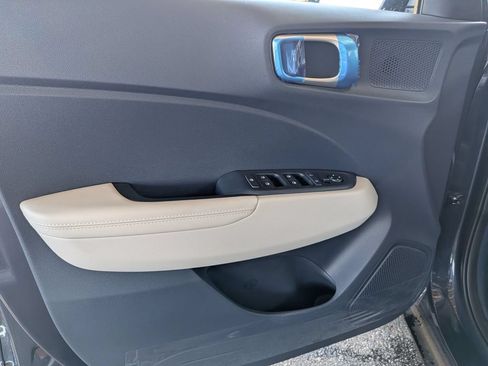 New 2026 Hyundai Venue SEL FWD image 11