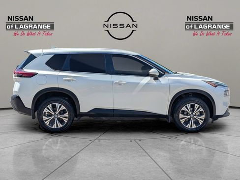 Used 2021 Nissan Rogue SV FWD image 4