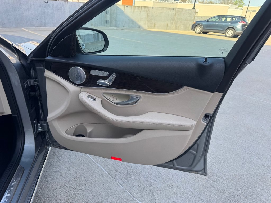 Used 2015 Mercedes-Benz C 300 4MATIC Sedan image 27