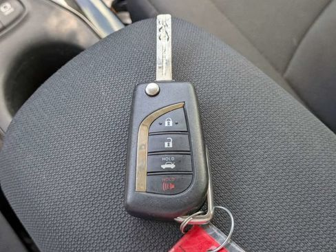 Used 2020 Toyota Corolla LE FWD image 24
