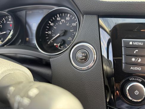 Used 2019 Nissan Rogue SV AWD/4WD image 28