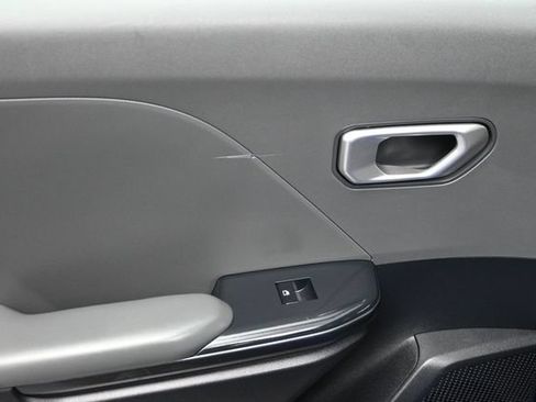 Used 2025 Kia K4 FWD image 8