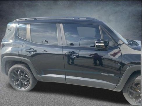 Used 2022 Jeep Renegade Altitude w/ Convenience Group AWD/4WD image 13