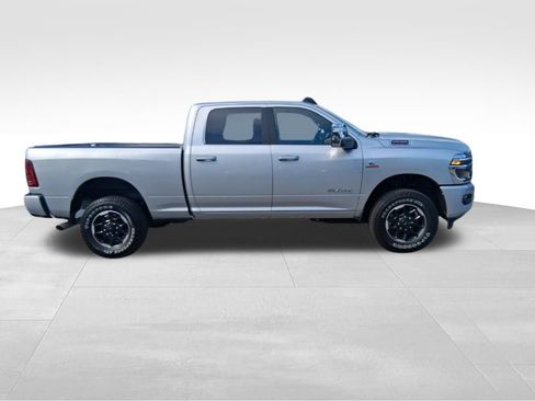 Used 2026 RAM 2500 Laramie AWD/4WD image 7