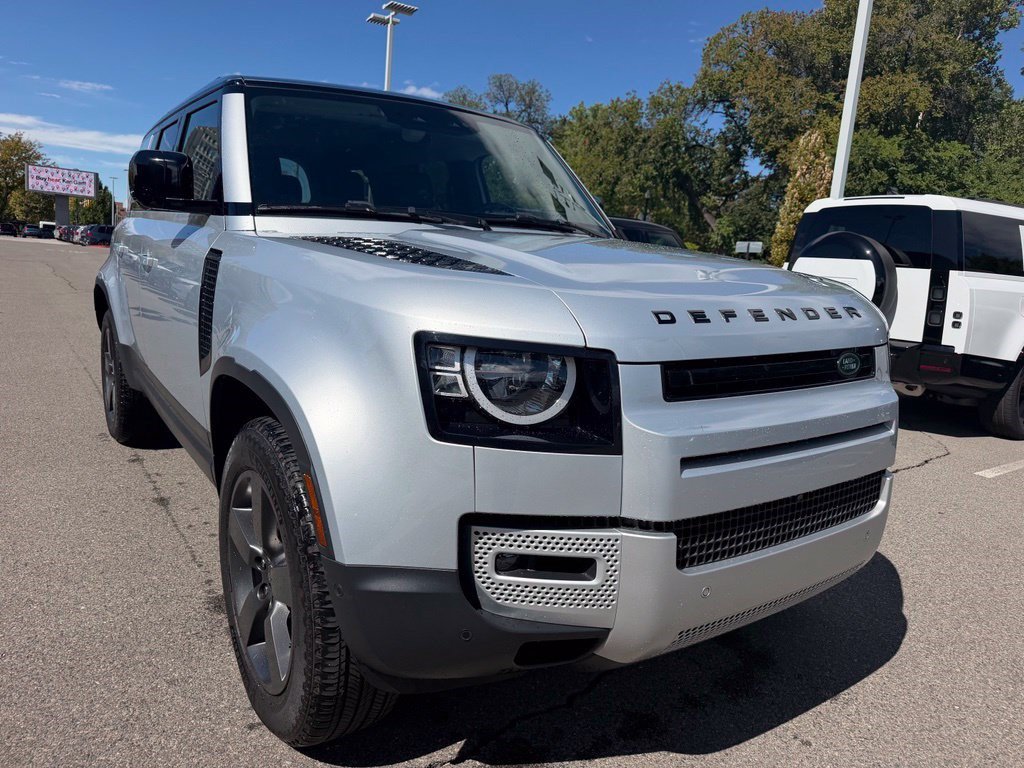 Used 2023 Land Rover Defender 110 S AWD/4WD image 3