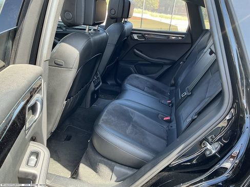 Used 2020 Porsche Macan AWD/4WD image 14