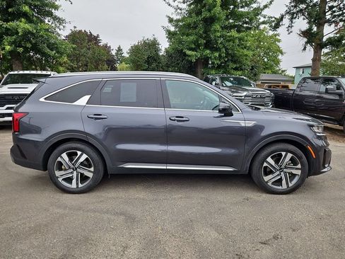 Used 2023 Kia Sorento EX w/ Panoramic Sunroof Package AWD/4WD image 8