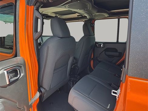 New 2025 Jeep Gladiator Sport image 11