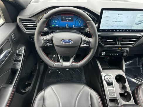 Used 2025 Ford Escape ST-Line Elite w/ Premium Technology Package AWD/4WD image 17
